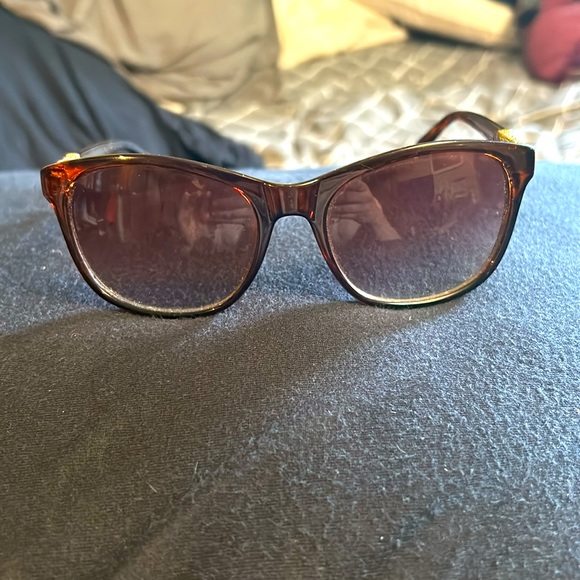 6 pair of sunglasses - buy as bundle or separate - Picture 4 of 14